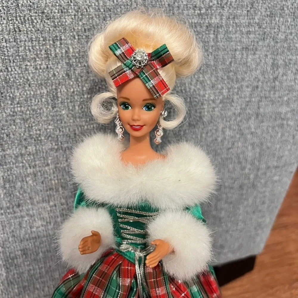 Mattel Winter's Eve Holiday Barbie Special Edition Green Red Plaid 1994 #13613